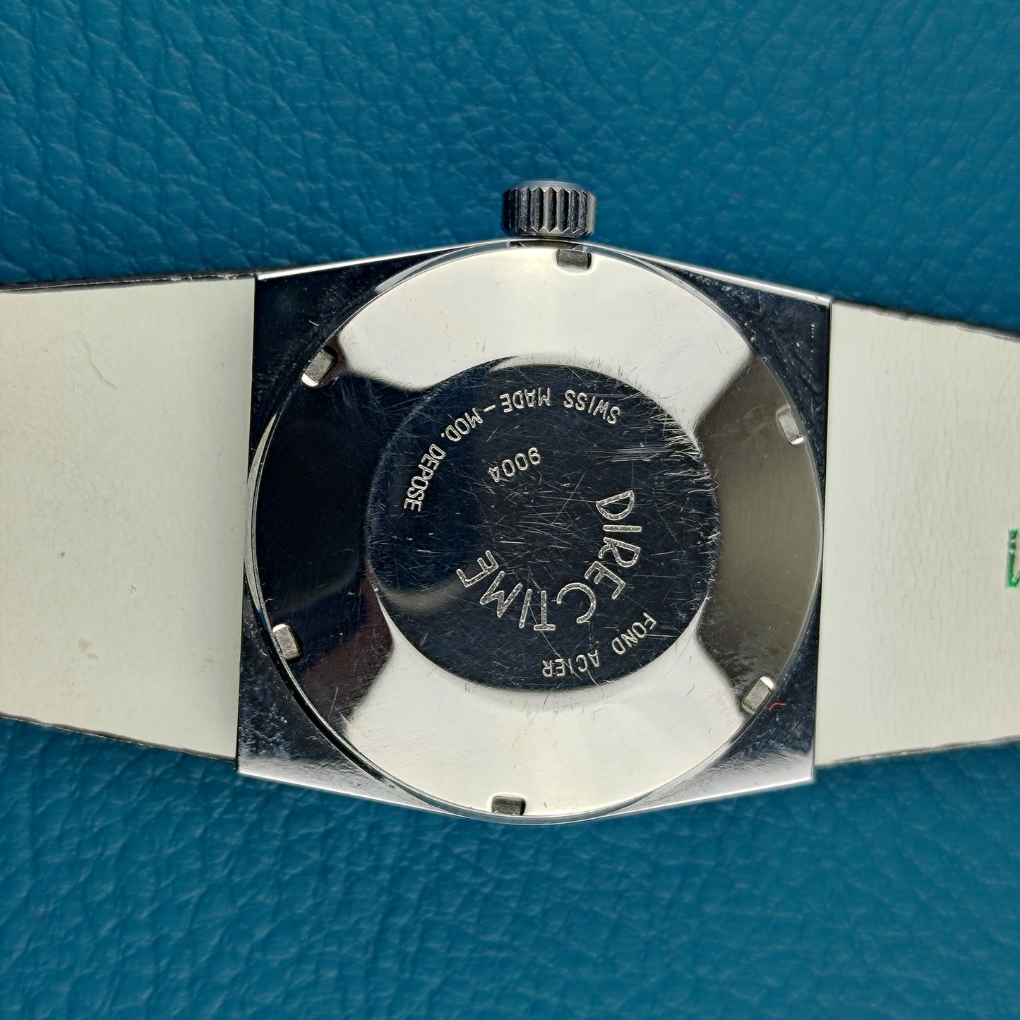 Dulux Automatic Jumping Hour - Baschmakoff Design